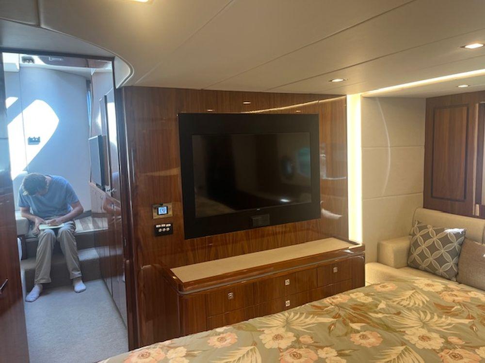 60' 2021 Riviera 6000 Sport Yacht Platinum Edition