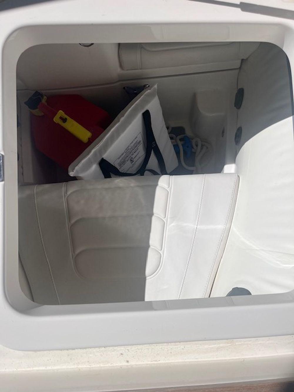 60' 2021 Riviera 6000 Sport Yacht Platinum Edition