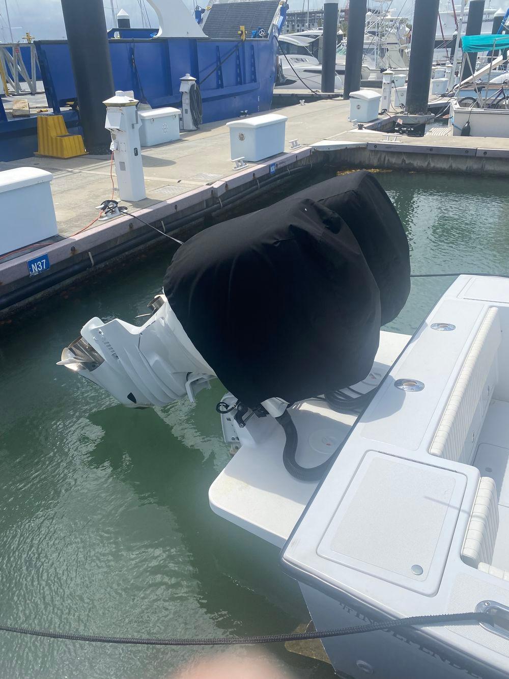 30' 1990 Salt Shaker 300