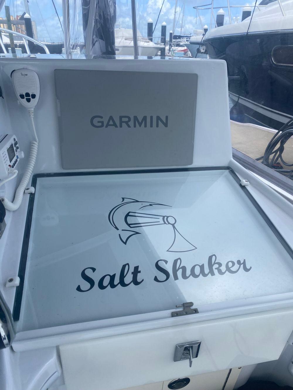 30' 1990 Salt Shaker 300