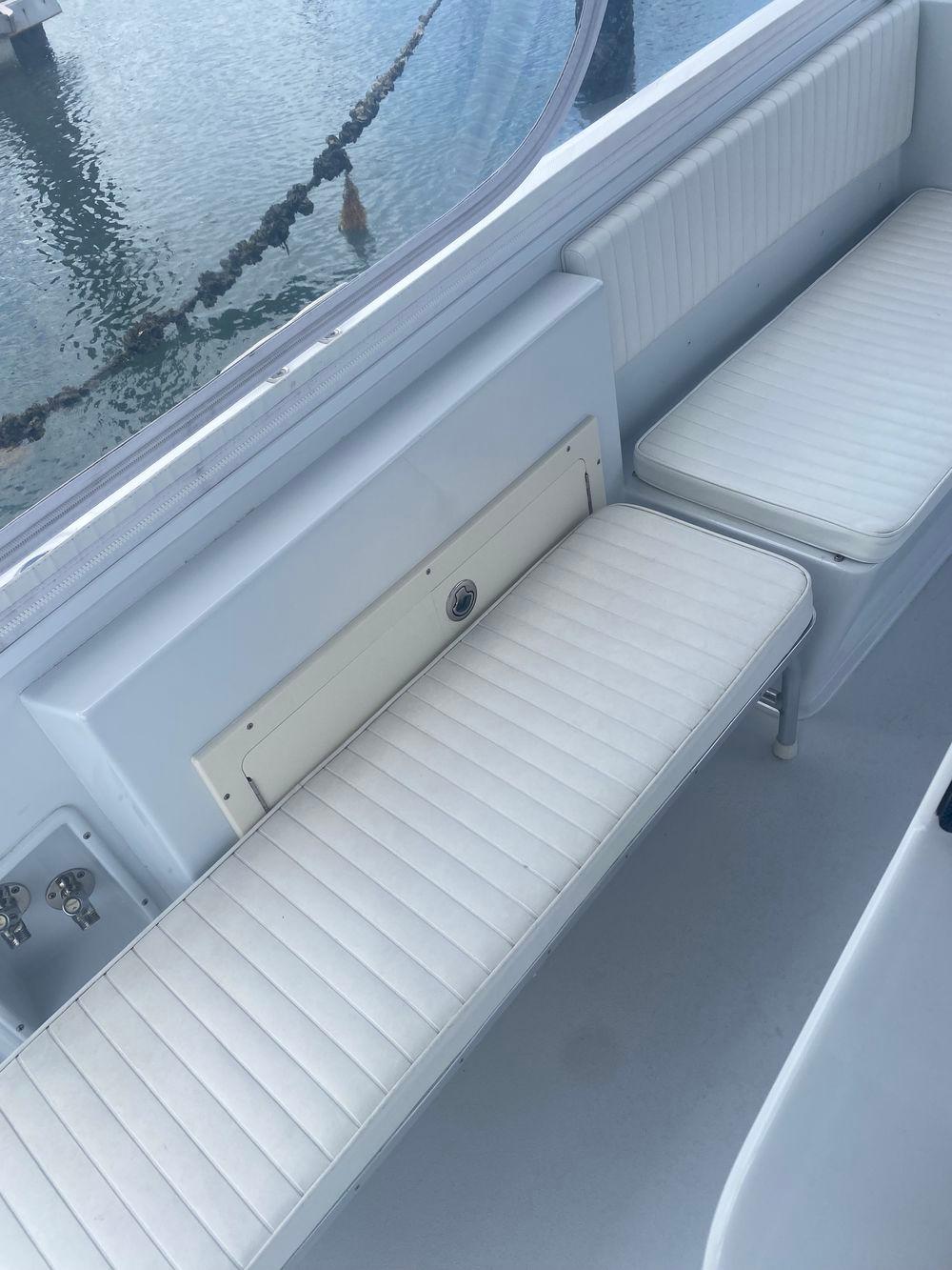 30' 1990 Salt Shaker 300