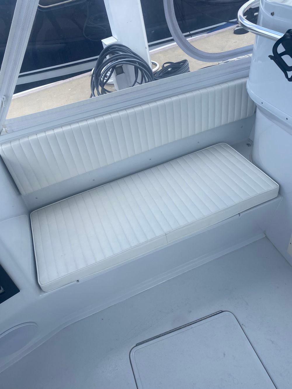 30' 1990 Salt Shaker 300