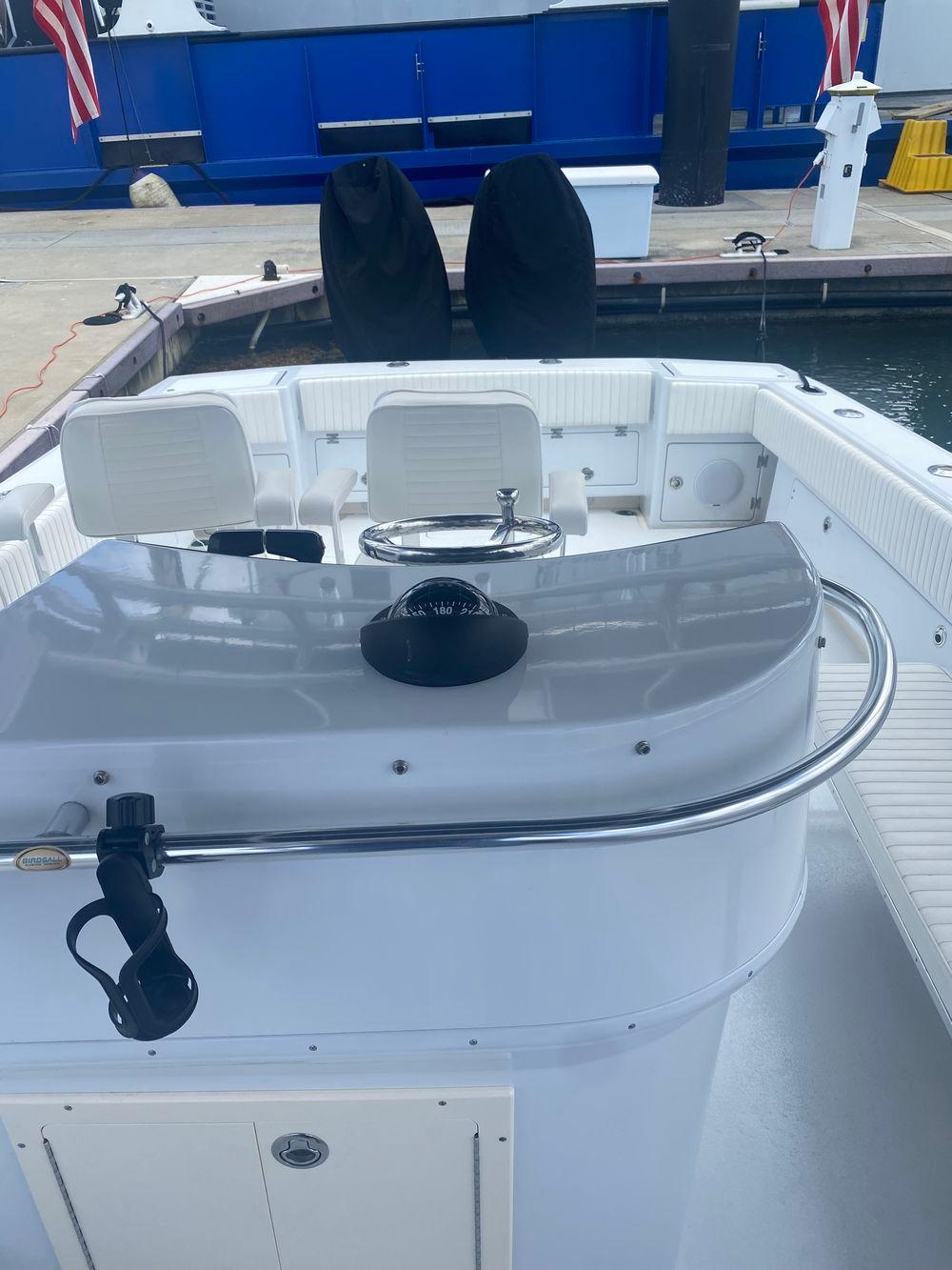 30' 1990 Salt Shaker 300