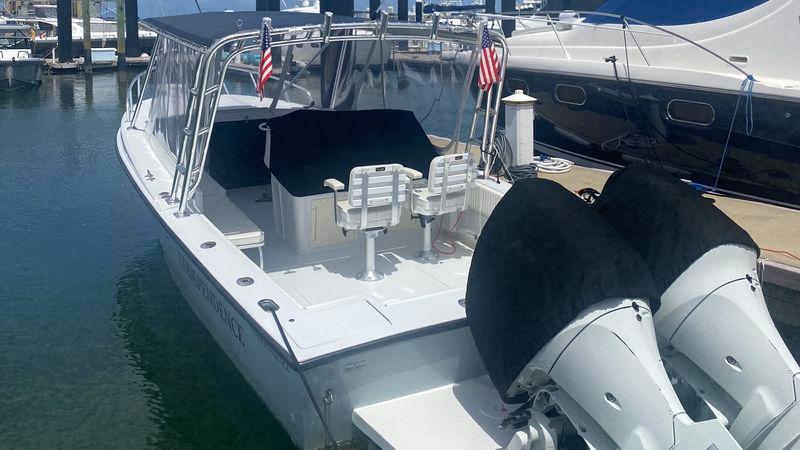 30' 1990 Salt Shaker 300