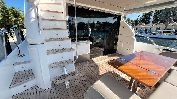 62' 2019 Princess F62