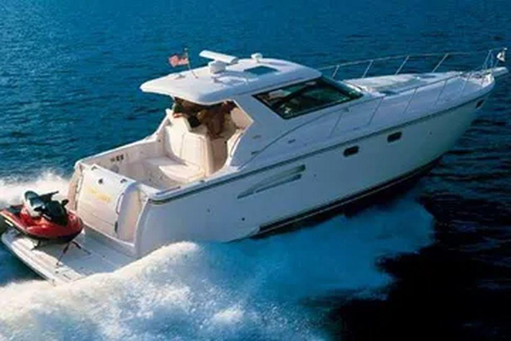 44' 2004 Tiara Yachts 4400 Sovran