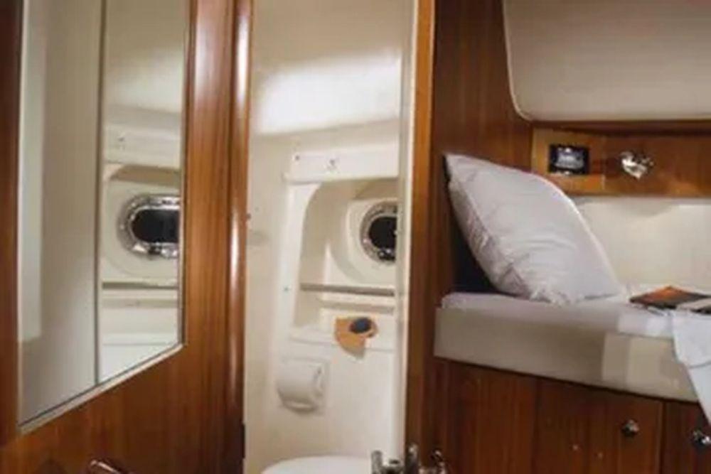 44' 2004 Tiara Yachts 4400 Sovran