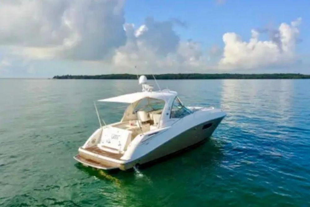 36' 2009 Sea Ray Sundancer 350