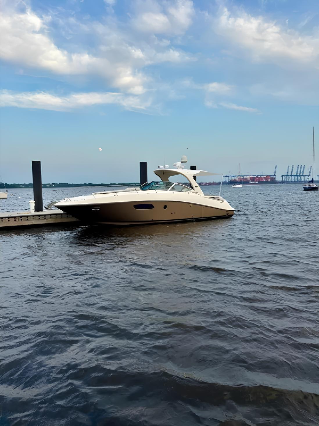 36' 2009 Sea Ray Sundancer 350