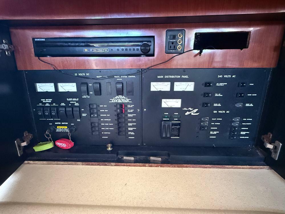 45' 2001 Sea Ray 450 Express Bridge