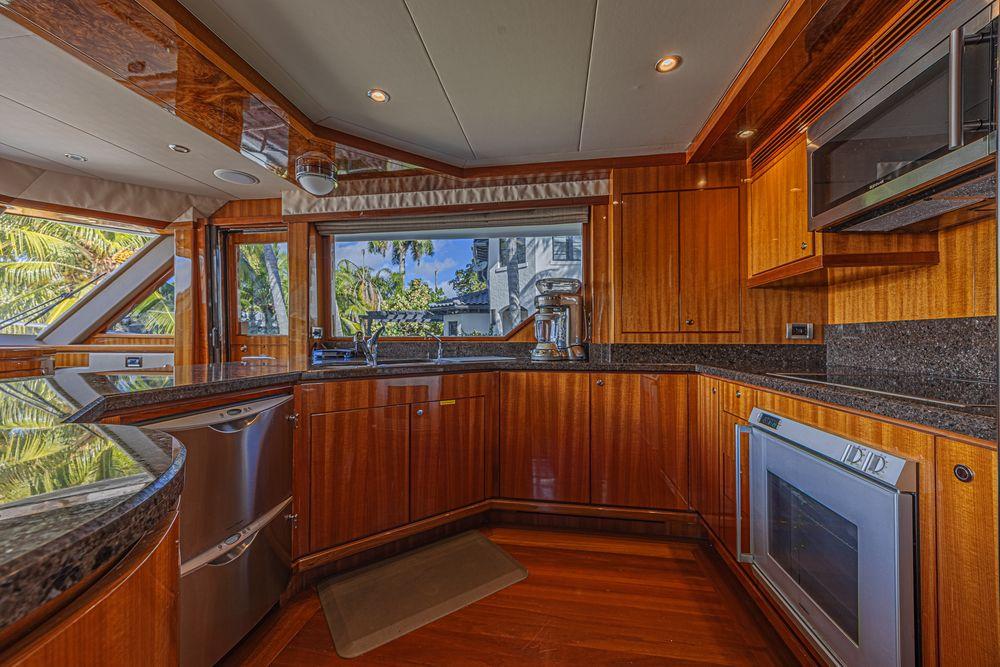 74' 2010 Ocean Alexander 74 Motoryacht