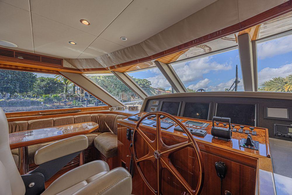 74' 2010 Ocean Alexander 74 Motoryacht