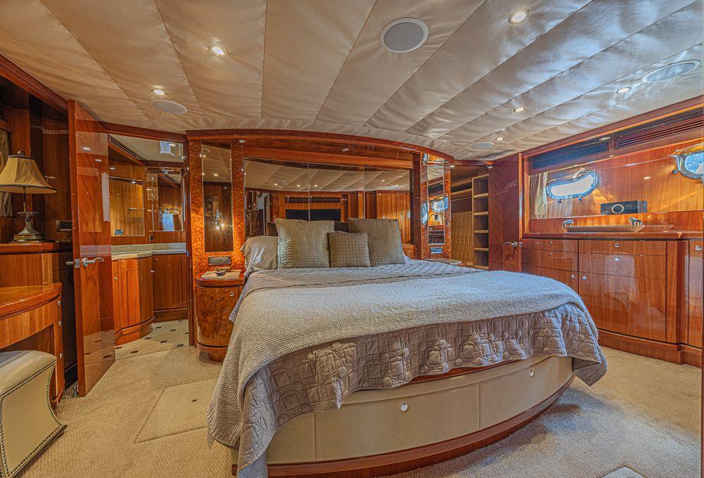 74' 2010 Ocean Alexander 74 Motoryacht