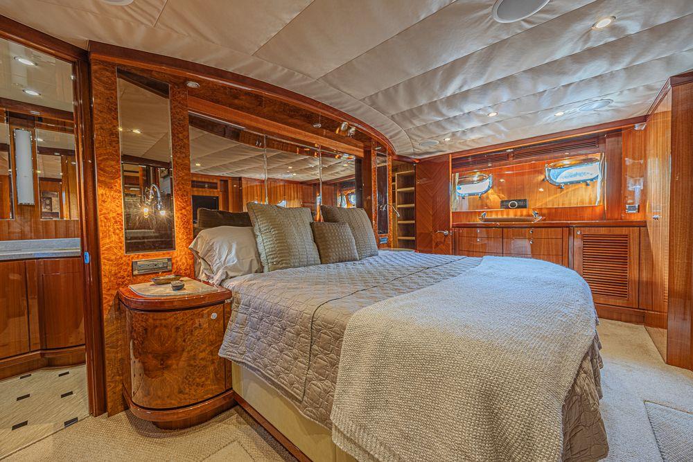 74' 2010 Ocean Alexander 74 Motoryacht