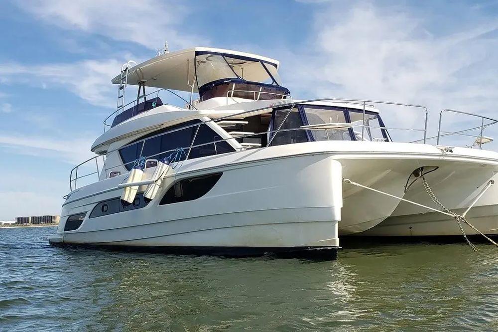 48' 2014 Aquila 48
