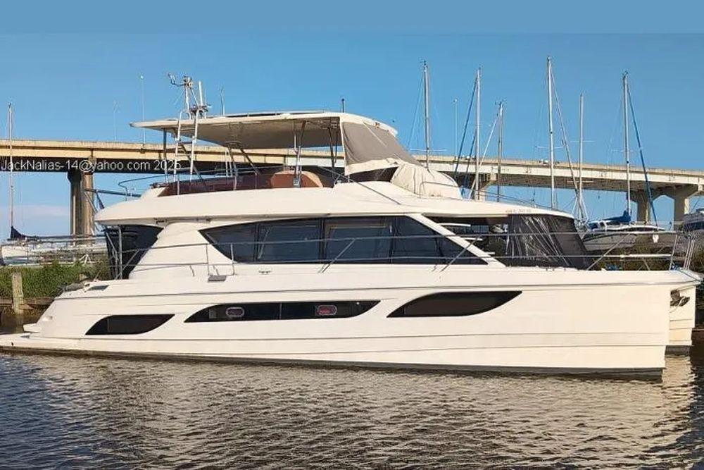48' 2014 Aquila 48