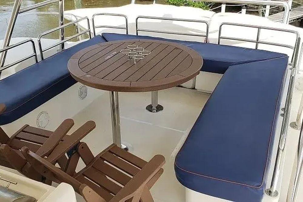 48' 2014 Aquila 48