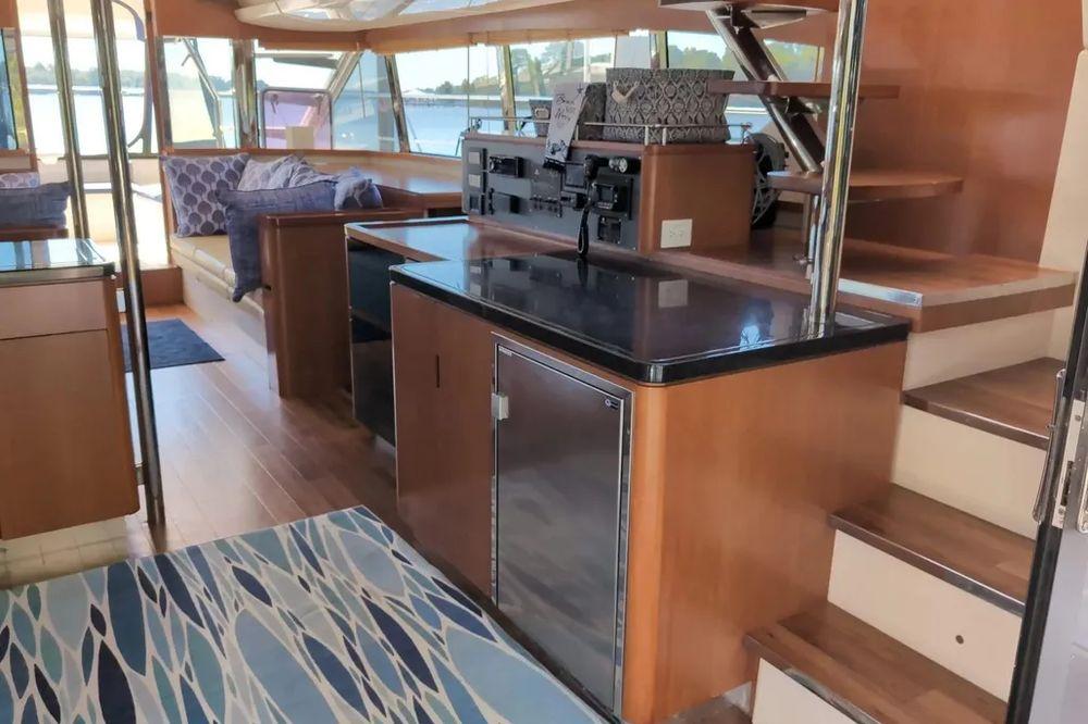 48' 2014 Aquila 48