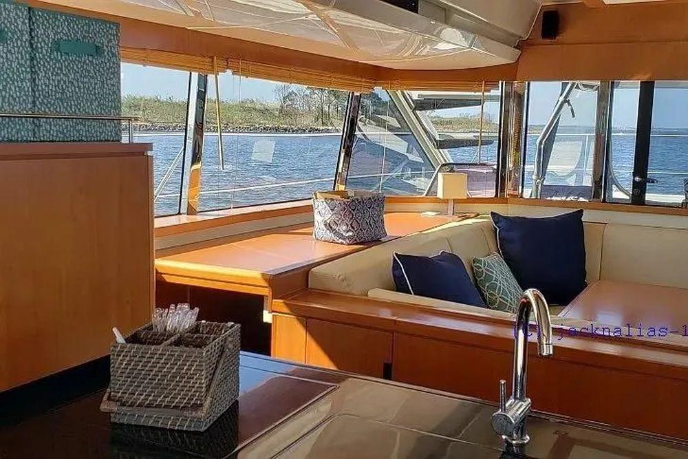 48' 2014 Aquila 48