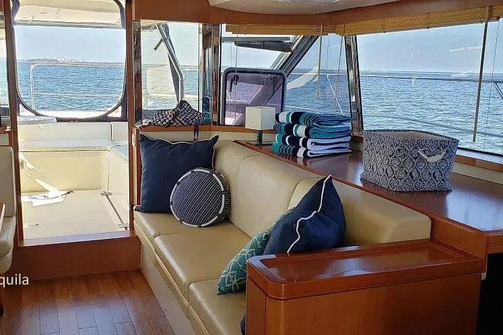 48' 2014 Aquila 48