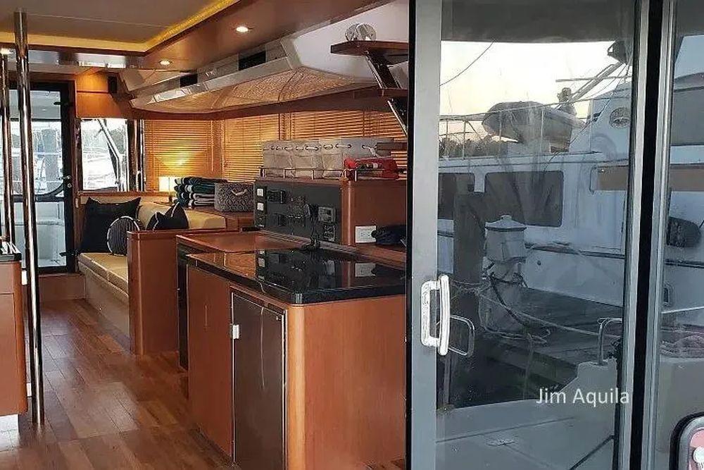 48' 2014 Aquila 48