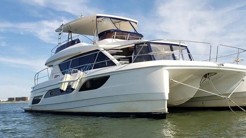 48' 2014 Aquila 48