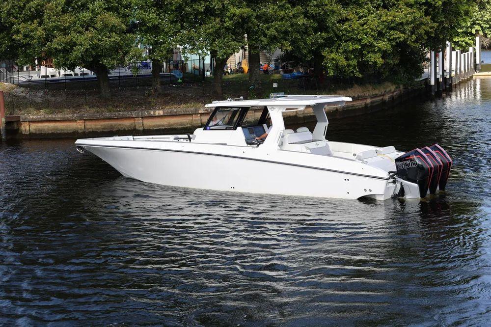 38' 2023 Fountain 38 SCX