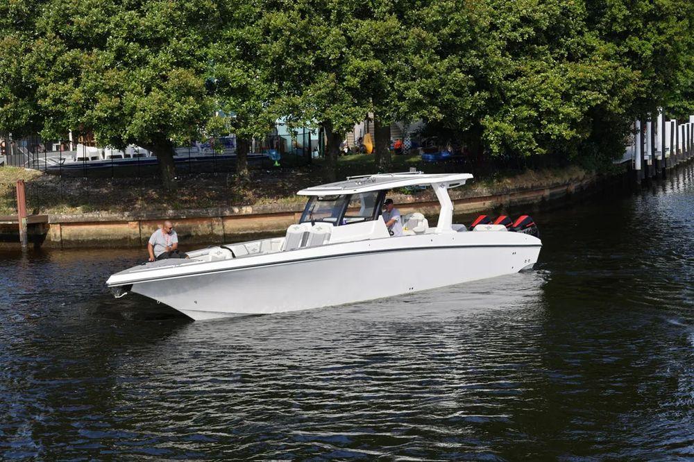38' 2023 Fountain 38 SCX