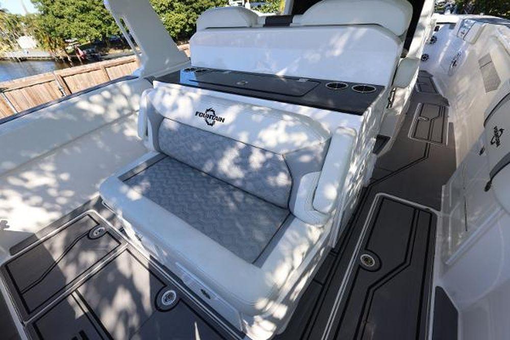 38' 2023 Fountain 38 SCX