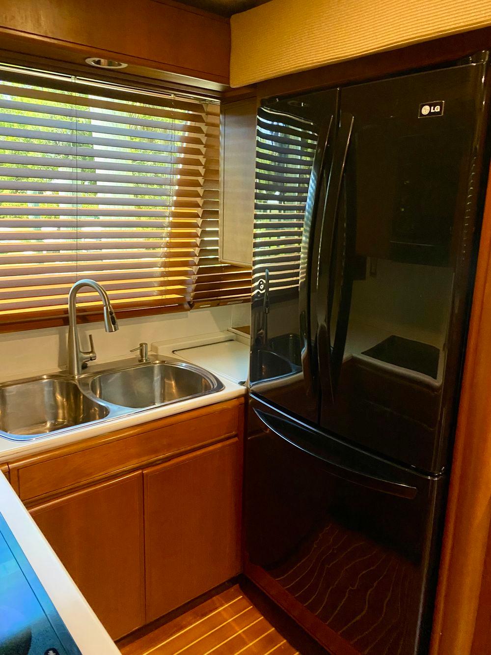 60' 1986 Huckins Sport Fisherman
