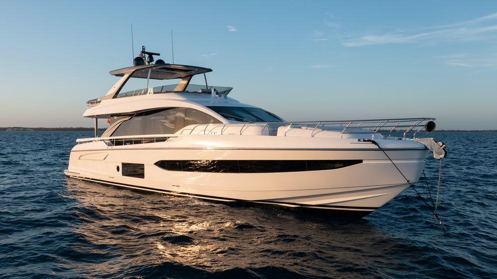 78' 2022 Azimut Fly 78