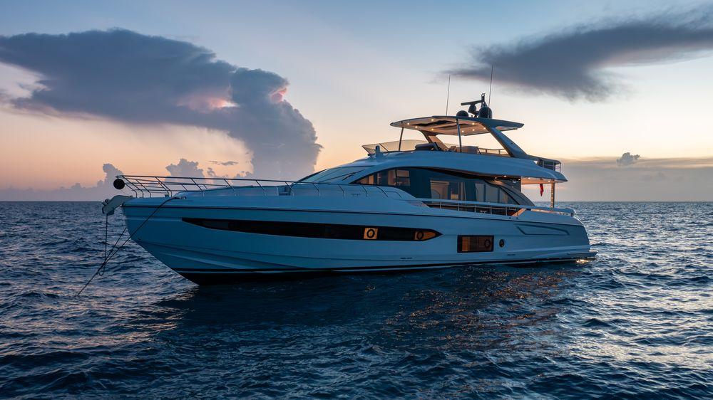 78' 2022 Azimut Fly 78