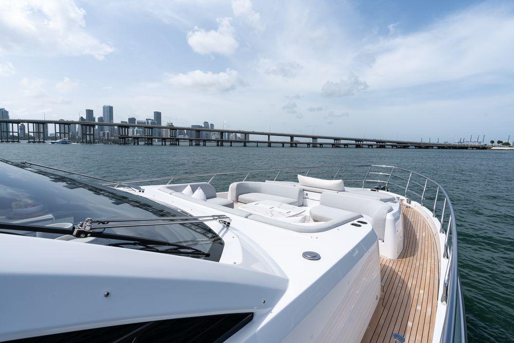 78' 2022 Azimut Fly 78