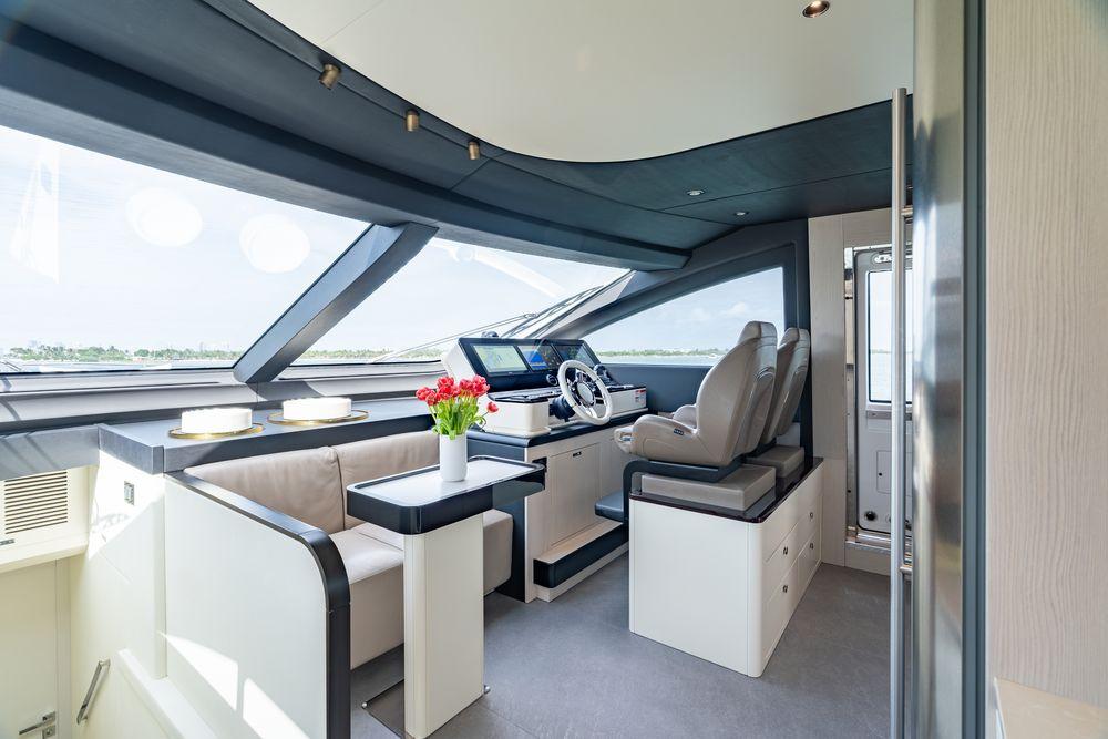 78' 2022 Azimut Fly 78