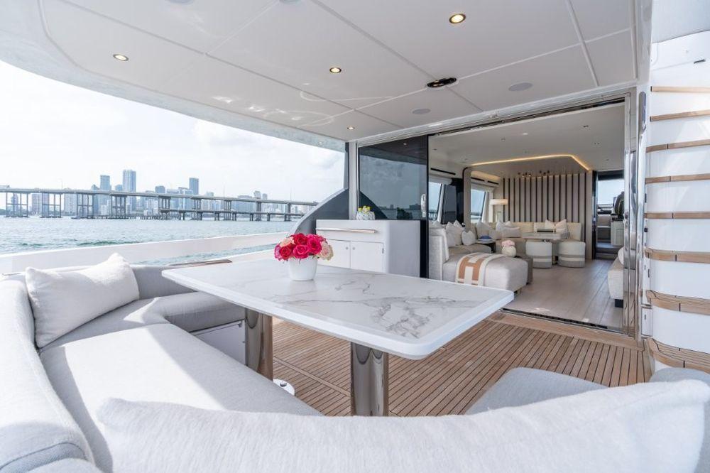 78' 2022 Azimut Fly 78