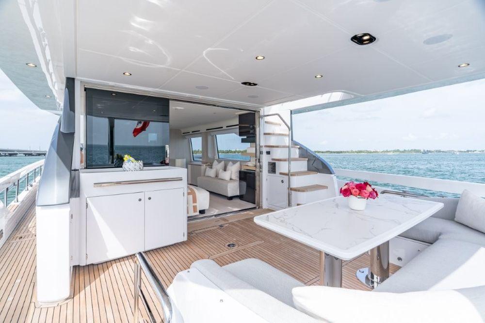 78' 2022 Azimut Fly 78