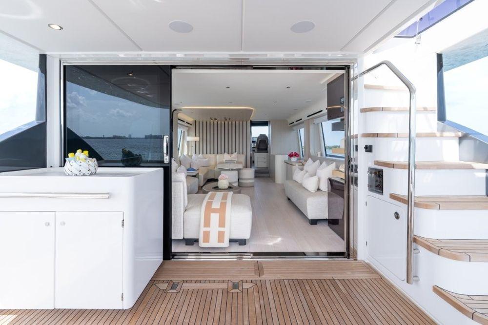 78' 2022 Azimut Fly 78
