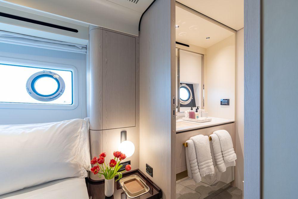 78' 2022 Azimut Fly 78