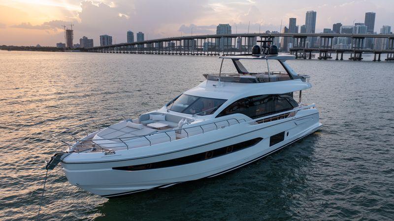 78' 2022 Azimut Fly 78