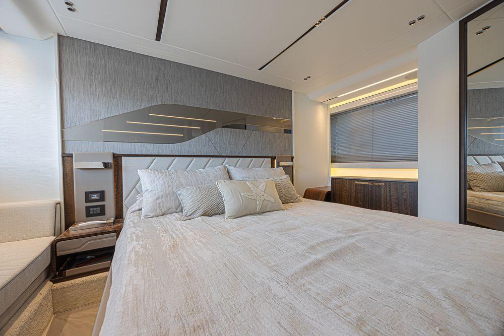 60' 2021 Sunseeker Predator 60 EVO