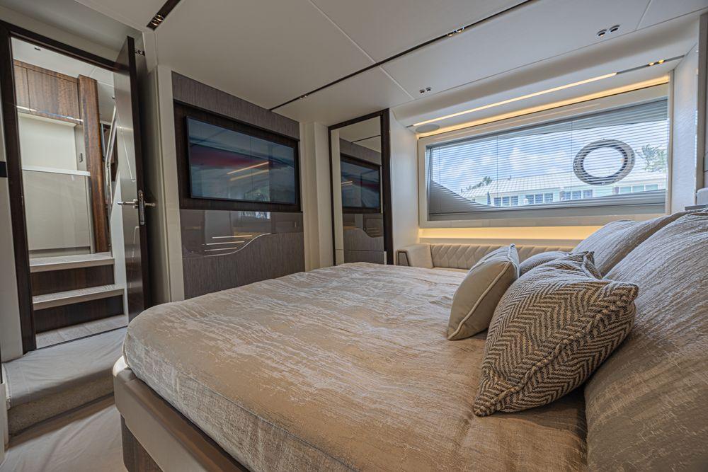 60' 2021 Sunseeker Predator 60 EVO