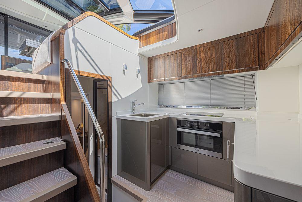 60' 2021 Sunseeker Predator 60 EVO