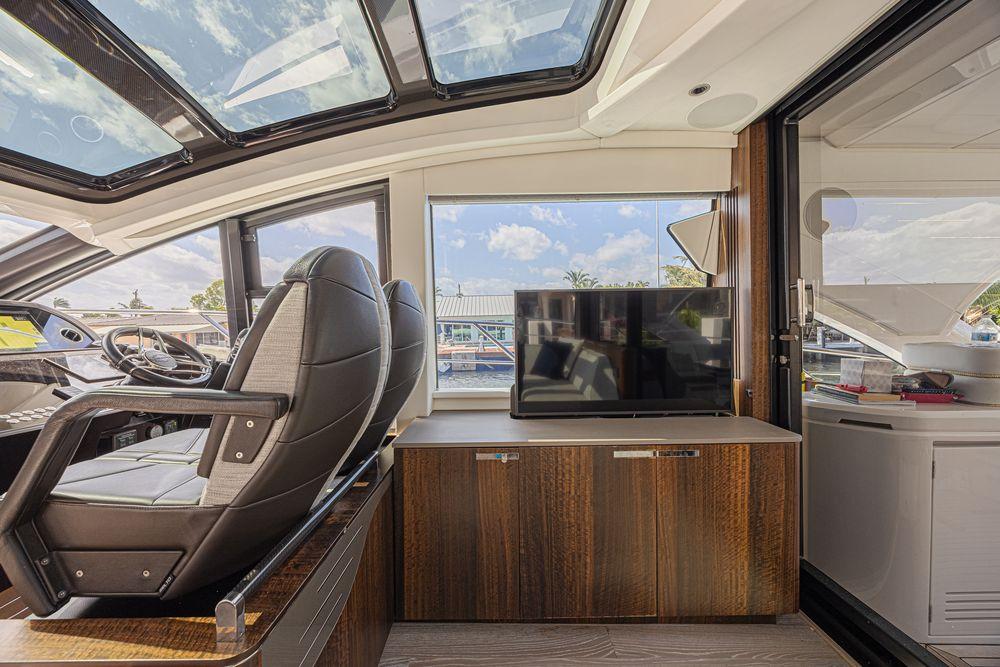 60' 2021 Sunseeker Predator 60 EVO