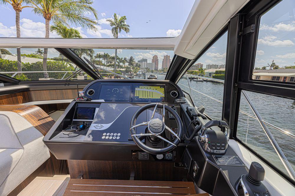 60' 2021 Sunseeker Predator 60 EVO