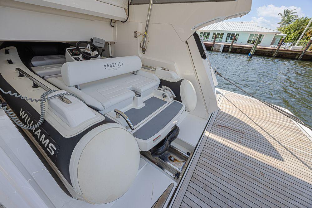 60' 2021 Sunseeker Predator 60 EVO