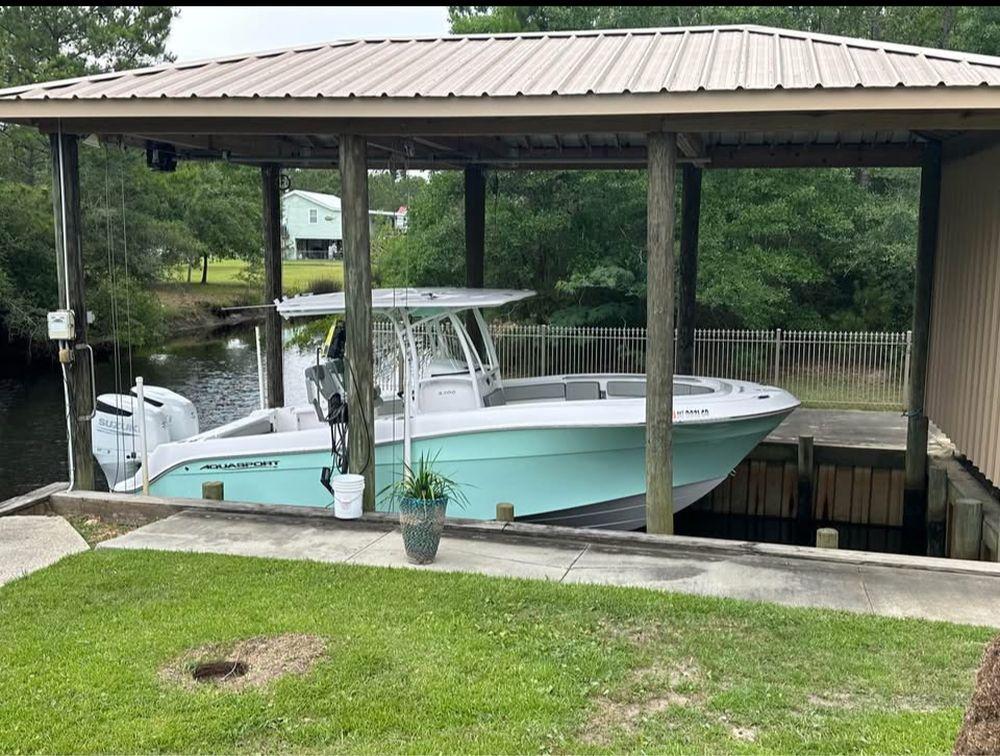 25' 2022 Aquasport 2500 Center Console