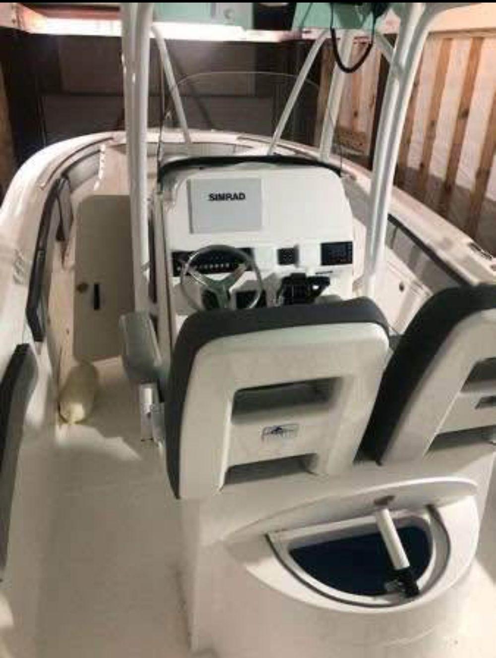 25' 2022 Aquasport 2500 Center Console