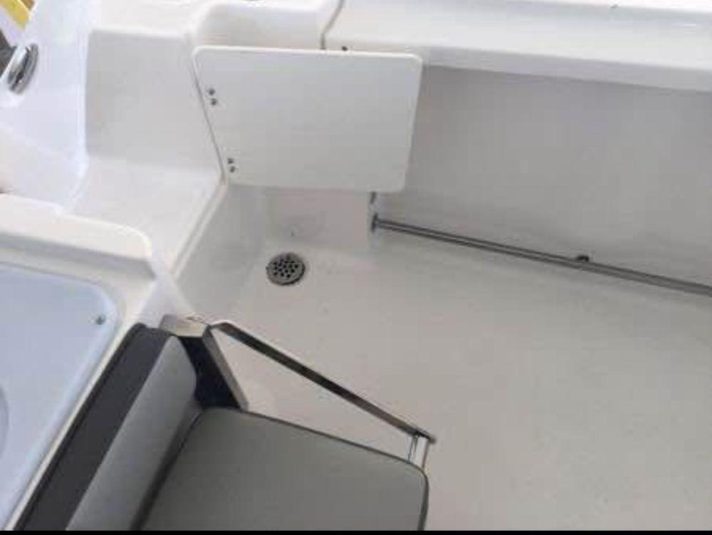25' 2022 Aquasport 2500 Center Console