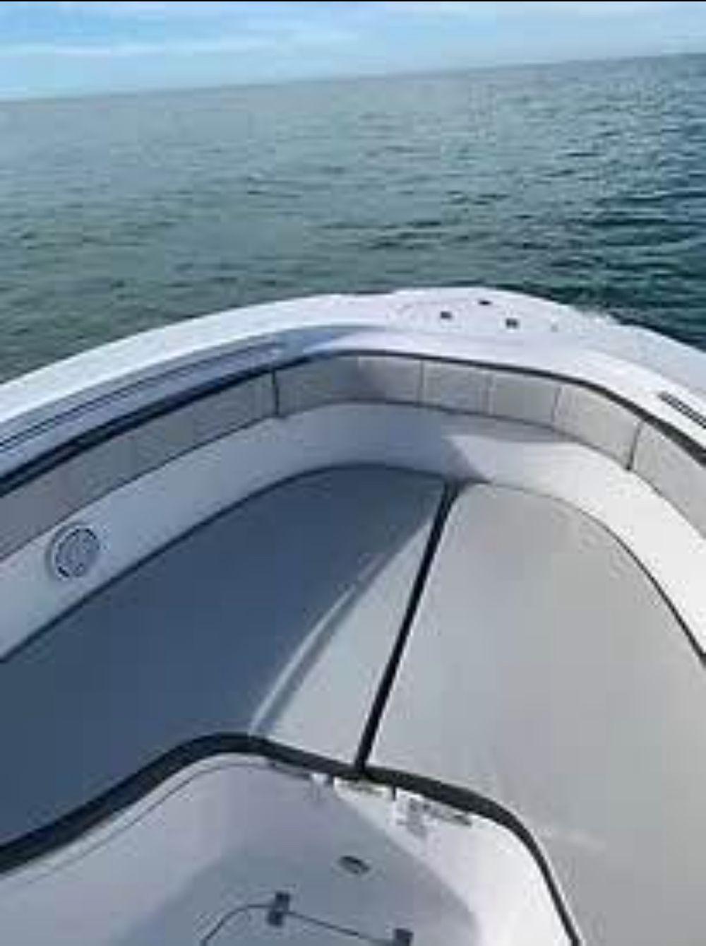 25' 2022 Aquasport 2500 Center Console