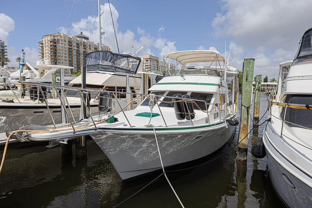 45' 1994 Tollycraft 45 Cockpit Motor Yacht